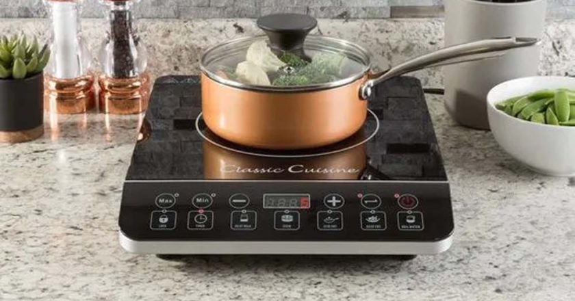 किचन में इंडक्शन रखने की सही दिशा क्या है? जानें वास्तु के आसान नियम