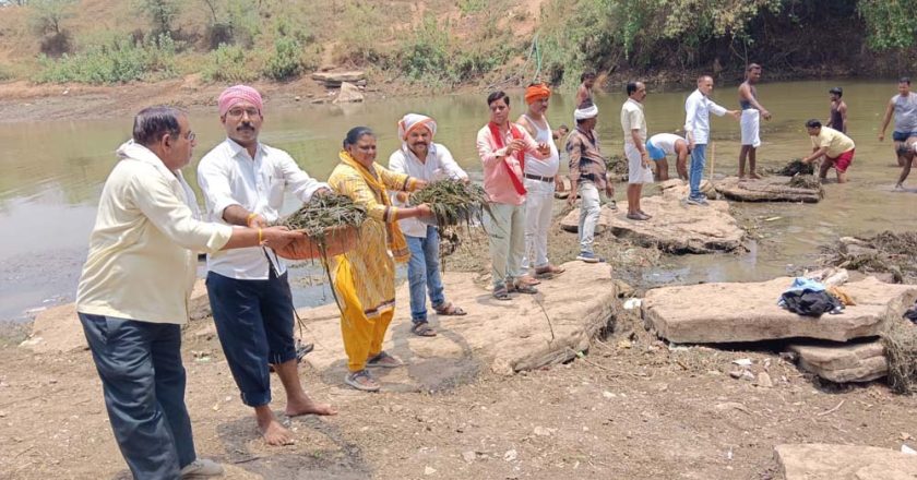 प्रधानमंत्री कृषि सिंचाई योजना के तहत स्टॉप डैम और चेक डैम की मरम्मत व नवीनीकरण होंगे