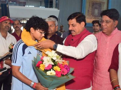 MP की बेटी अनुष्का बनीं टीम इंडिया की शान, CM मोहन यादव और कलेक्टर ने दी बधाई