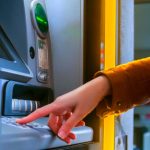 ATM Rule Change: 1 अप्रैल से ATM से पैसे निकालना होगा महंगा, बदल रहे हैं ये अहम नियम