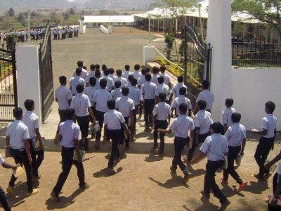 सांदीपनि स्कूल के रिजल्ट से मचा भूचाल, 332 में से 245 छात्र फेल, प्रिंसिपल को जारी नोटिस