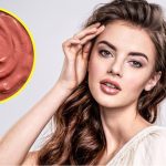 नेचुरल फ्रूट फेसपैक,टमाटर, स्ट्रॉबेरी और अनार से पाएं पार्लर जैसा ग्लो