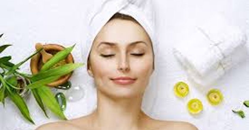 किचन की ये 5 चीजें दिलाएंगी पार्लर जैसा निखार, भूल जाएंगे महंगी क्रीम