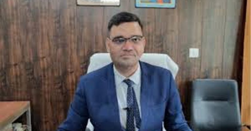 आईएएस रिंकू सिंह राही का तकनीकी त्यागपत्र, बिना काम वेतन लेना जनता के साथ धोखा