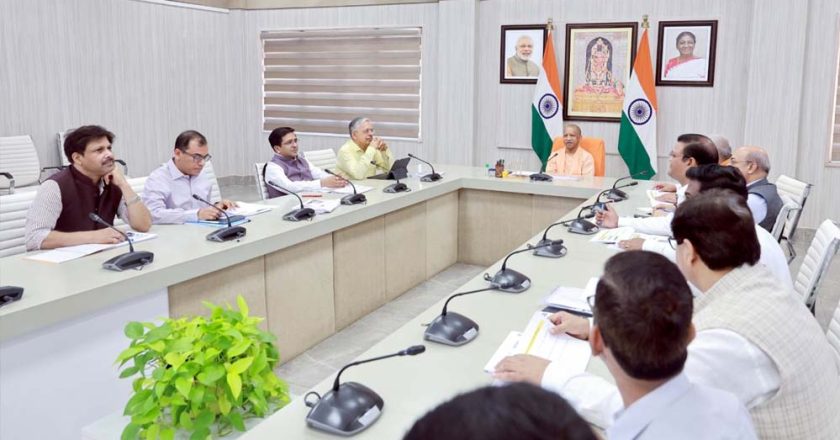 बुनकरों की आय, सम्मान और स्थायित्व सुनिश्चित करना प्राथमिकता: मुख्यमंत्री योगी आदित्यनाथ