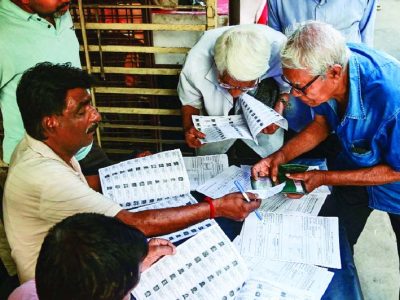 SIR वोटर लिस्ट अपडेट: 12 राज्यों में 6.08 करोड़ नाम हटे, यूपी और बंगाल में सबसे बड़ा बदलाव