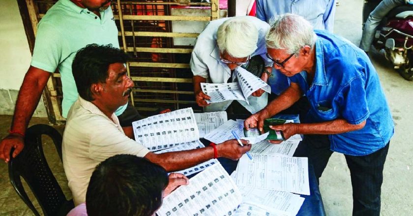 SIR वोटर लिस्ट अपडेट: 12 राज्यों में 6.08 करोड़ नाम हटे, यूपी और बंगाल में सबसे बड़ा बदलाव