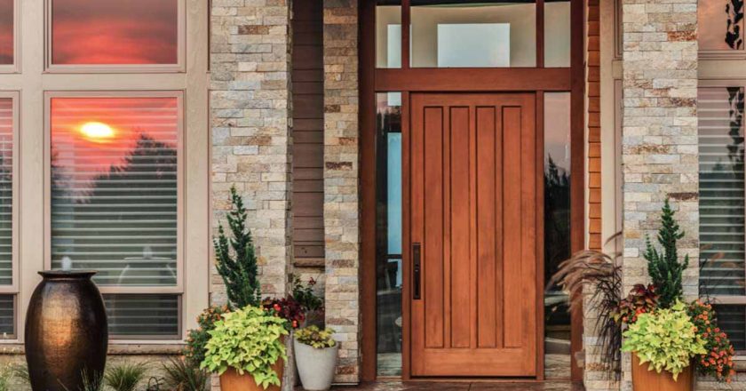 मुख्य द्वार से जुड़े वास्तु टिप्स: सही दिशा और नियम से घर में बढ़ेगी सकारात्मक ऊर्जा और सुख-समृद्धि