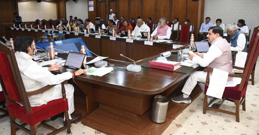 प्रदेश में बिछेगा सड़कों का जाल, इंफ्रास्ट्रक्चर में सरकार का बड़ा कदम, कैबिनेट मीटिंग में लिए गए अहम फैसले