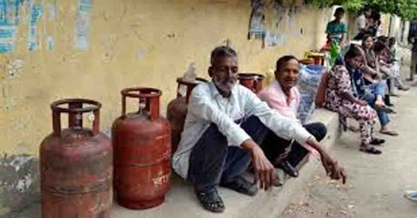 ईरान और इजरायल तनाव के बीच सिरोही में गैस संकट से राहत, शादी वाले परिवारों और प्रवासियों को अब आसानी से मिलेगा सिलिंडर