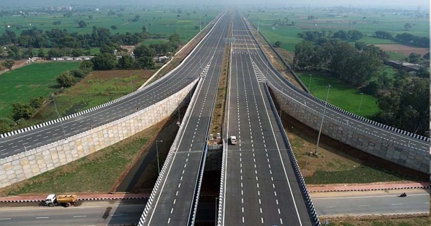 गंगा एक्सप्रेसवे पर 120 किमी/घंटा की रफ्तार से फर्राटा भर सकेंगे वाहन