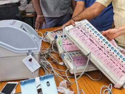 EVM के बटन पर गोंद या परफ्यूम लगाने पर होगी सख्त कार्रवाई, बंगाल चुनाव से पहले EC का अलर्ट