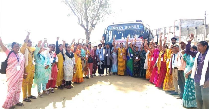 राम नगरी की ओर श्रद्धा का कारवां: मनेंद्रगढ़ से 49 श्रद्धालु अयोध्या रवाना