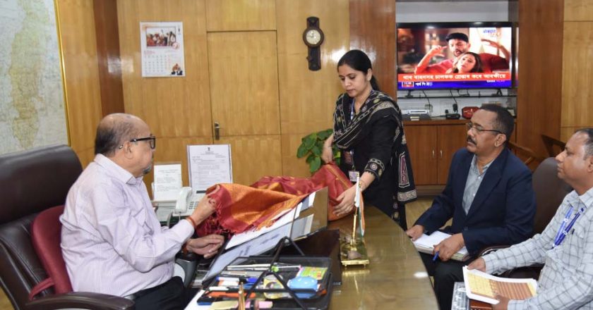 रायपुर : राज्यपाल ने कोसा वस्त्रों के नवाचार और बुनकरों के आर्थिक सशक्तिकरण पर दिया जोर