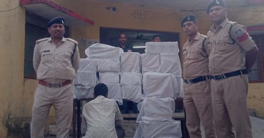 बिना नंबर की बोलेरो में 19 पेटी अंग्रेजी शराब जब्त, सनेह उर्फ शनि सिंह गिरफ्तार—एक आरोपी फरार