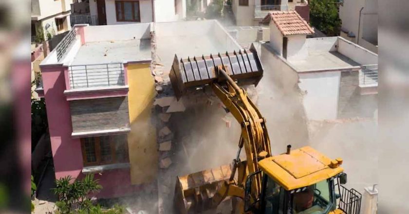 जयपुर में अवैध कॉलोनियों पर कार्रवाई, 42 बीघा जमीन पर बुलडोजर चला