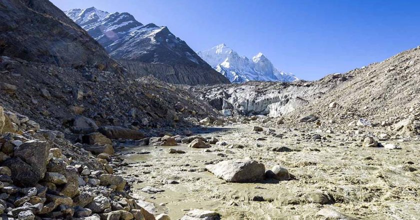 बढ़ती गर्मी और पिघलते पहाड़, हिमालय के ग्लेशियर संकट में; 50 करोड़ आबादी को खतरा
