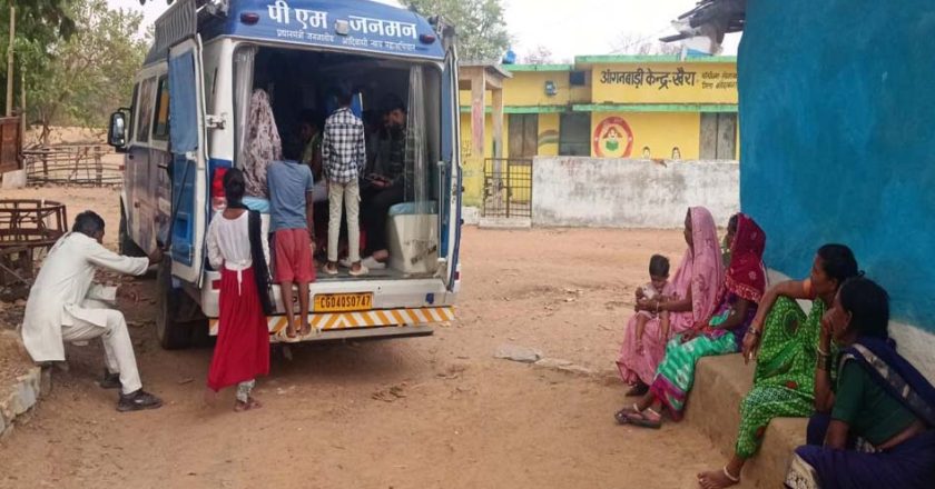 ​वनांचलों की ‘संजीवनी’ बनी मोबाइल मेडिकल यूनिट: साढ़े तीन माह में 2000 से अधिक ग्रामीणों का हुआ निःशुल्क उपचार