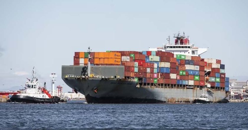 समंदर में नया टकराव! चीन और अमेरिका का सामना, जहाज रोकने को लेकर बढ़ी तनातनी