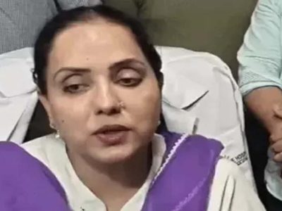 हेल्थ कार्ड से इलाज करने पर अस्पताल का इन्कार,  AAP नेता और विधायक पहुंचीं, बच्चा दूसरी जगह रेफर