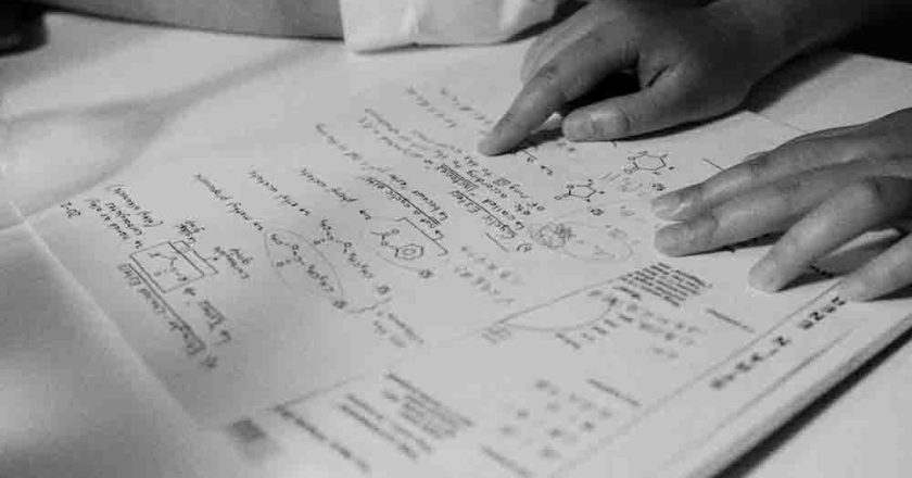 UPSC तैयारी टिप्स: क्यों जरूरी हैं PYQ पेपर और कैसे बन सकते हैं सफलता की कुंजी