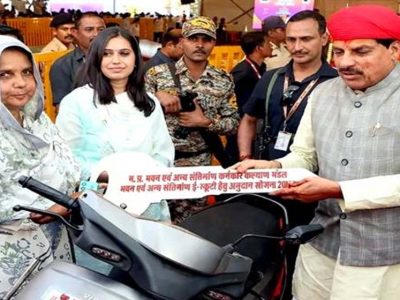 सफलता की कहानी- ई-स्कूटर अनुदान योजना से दमोह की सायरा बी बनीं आत्मनिर्भर