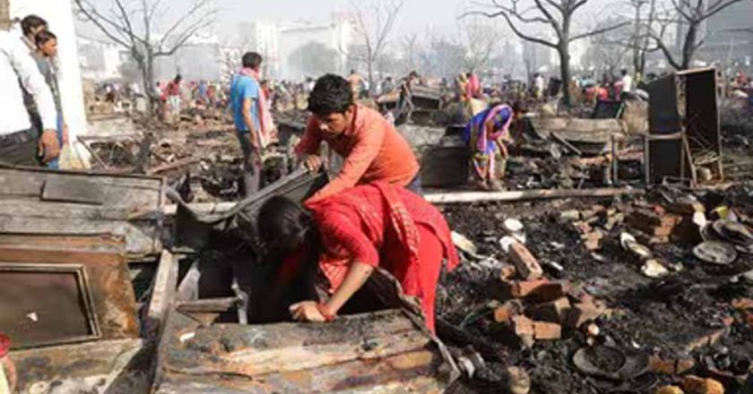 लखनऊ विकास नगर आग: 8 घंटे बाद काबू, दो बच्चों की मौत