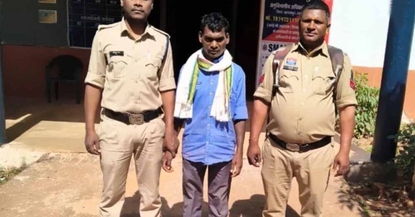 13 साल से फरार नक्सली मुन्ना गिरफ्तार: झारखंड पुलिस को बड़ी सफलता