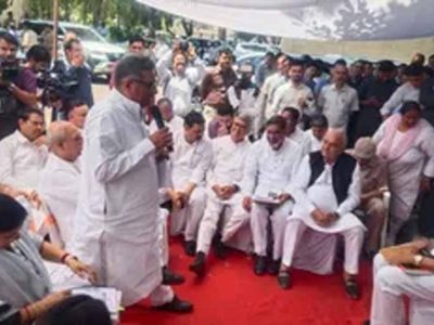 ‘समानांतर सदन’ विवाद में घिरे भूपेंद्र सिंह हुड्डा, स्पीकर हरविंदर कल्याण ने जारी किया नोटिस