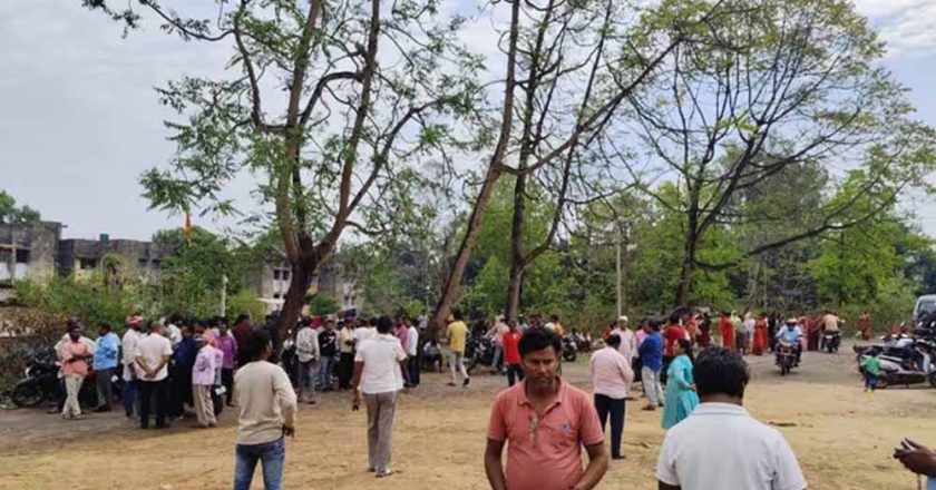 झारखंड में पीटीपीएस जमीन खाली कराने पर विवाद, लोग घर छोड़ने से इनकार