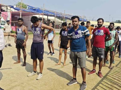 धनबाद में सख्ती के बीच होमगार्ड फिजिकल टेस्ट: इलेक्ट्रॉनिक गैजेट्स पर पूरी तरह प्रतिबंध