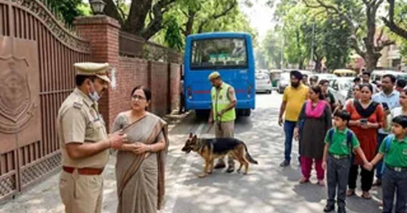 Ludhiana के स्कूलों में फिर बम की धमकी: ईमेल मिलते ही पुलिस अलर्ट, मचा हड़कंप