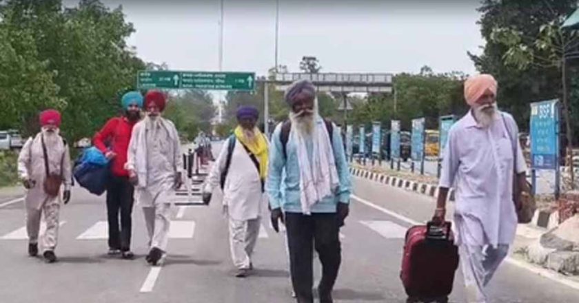 बैसाखी मनाकर पाकिस्तान से लौटा श्रद्धालुओं का जत्था, गुरुधामों के दर्शन की यात्रा रही शांतिपूर्ण