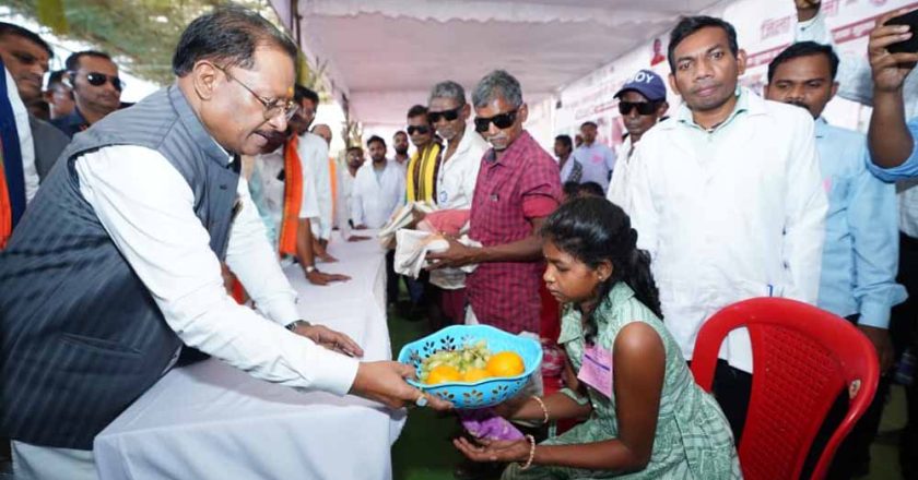 सुकमा की बेटी लावण्या को मिली नई मुस्कान, मुख्यमंत्री ने दिया आशीर्वाद