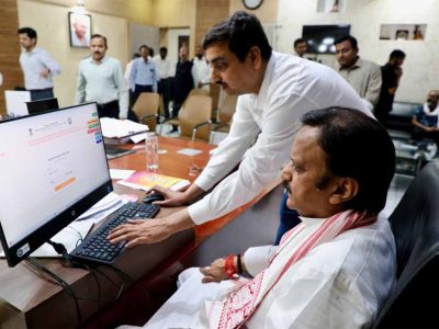 उप मुख्यमंत्री शुक्ल ने स्वयं अपना स्वगणना फॉर्म भरा