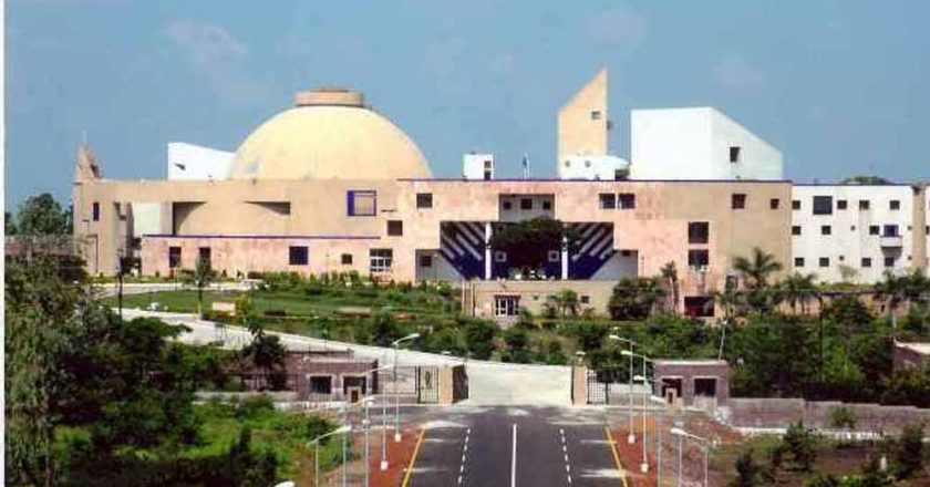 प्रदेश की राजनीति में बड़ा बदलाव: 345 विधानसभा और 43 लोकसभा सीटें, 33% महिला आरक्षण से बदलेंगे समीकरण