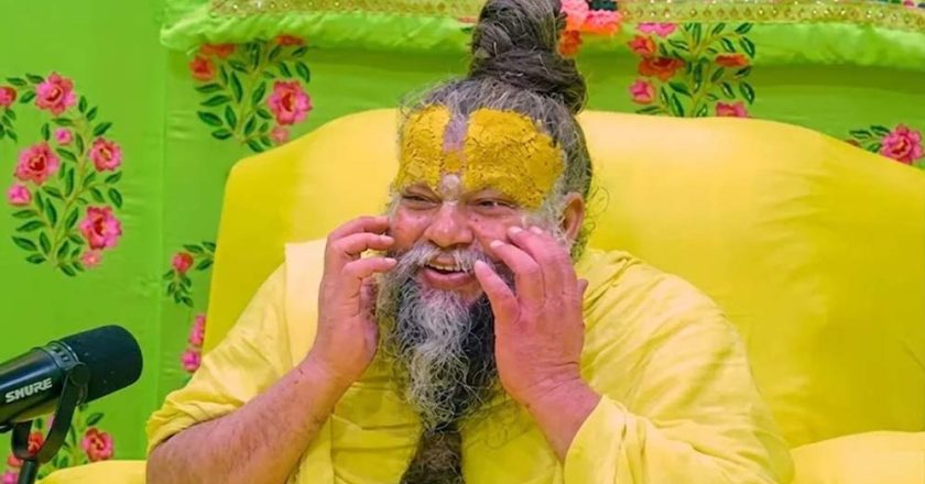 प्रेमानंद महाराज की तबीयत बिगड़ी, पदयात्रा अनिश्चितकाल के लिए स्थगित; दर्शन भी बंद