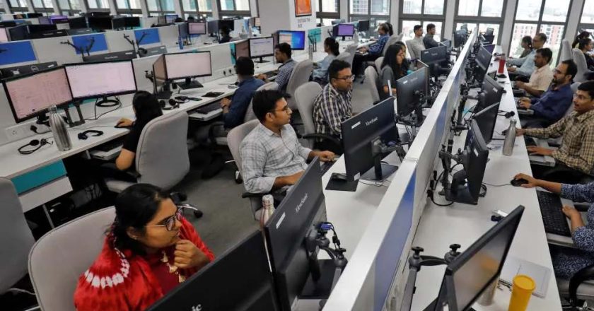 MP में सरकारी कर्मचारियों की अटेंडेंस पर सख्ती, सीट छोड़ते ही लगेगी ‘शॉर्ट लीव’