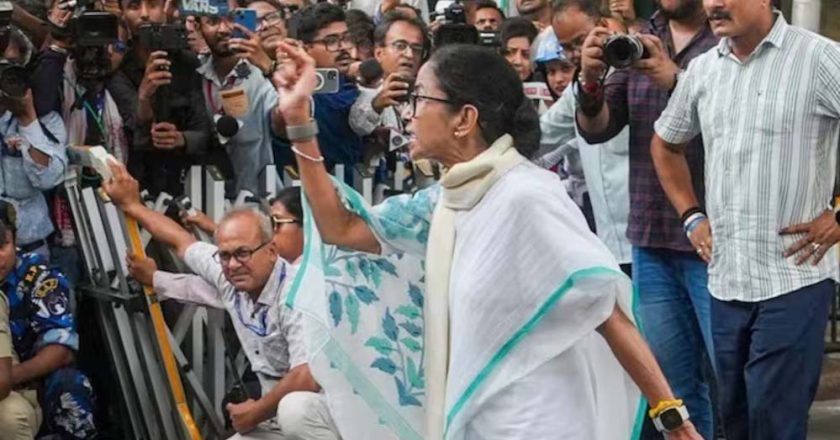 3 घंटे तक ममता की मौजूदगी, कार्यकर्ताओं का पहरा: टीएमसी के आरोप और EC का जवाब एक साथ