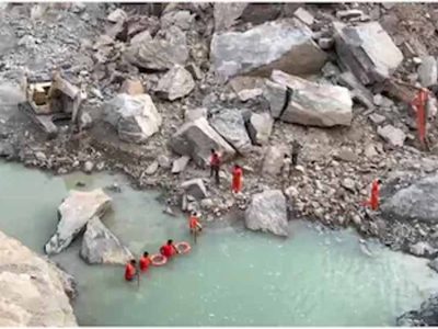 नीमकाथाना में बड़ा हादस,क्रेशर खदान में भूस्खलन, 1 मजदूर अब भी फंसा