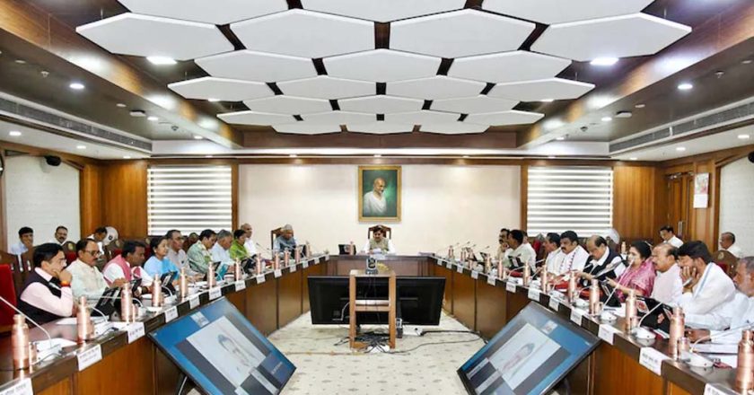MP में ट्रांसफर पर लगी रोक हटी, मोहन कैबिनेट ने तबादला नीति-2026 को दी मंजूरी