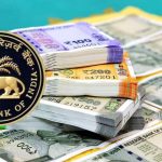 रुपये को संभालने के लिए RBI की तैयारी, बढ़ सकती हैं ब्याज दरें