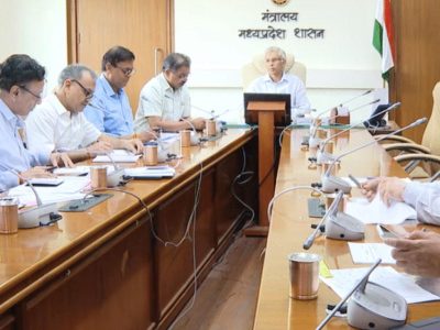 जनसुनवाई में आत्मदाह की घटनाओं पर भड़के CS अनुराग जैन, कलेक्टरों से पूछा- यही सुशासन है?
