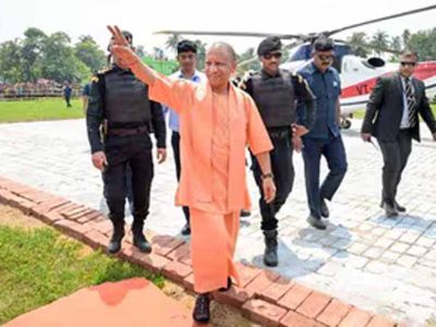 सीएम योगी के दौरे से पहले देवरिया में सियासी हलचल: सपा नेताओं समेत कई लोग हाउस अरेस्ट