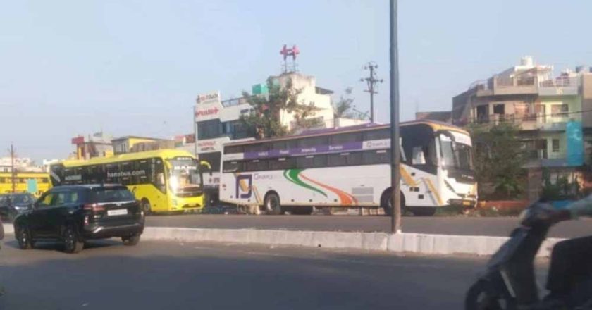 इंदौर में खतरनाक बसों पर प्रशासन का बड़ा एक्शन, 11 बसें जब्त और कई पर जुर्माना