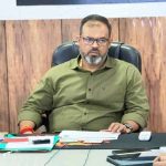 खाद वितरण में गड़बड़ी पर कलेक्टर सख्त, 66 अधिकारी-कर्मचारियों को थमाए नोटिस