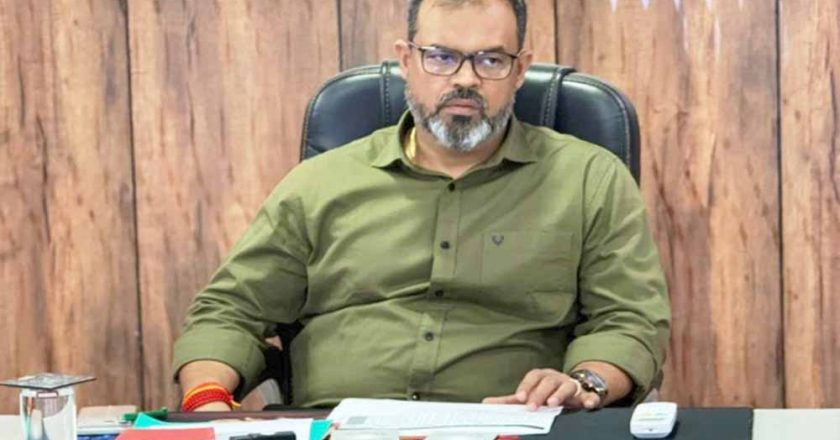 खाद वितरण में गड़बड़ी पर कलेक्टर सख्त, 66 अधिकारी-कर्मचारियों को थमाए नोटिस