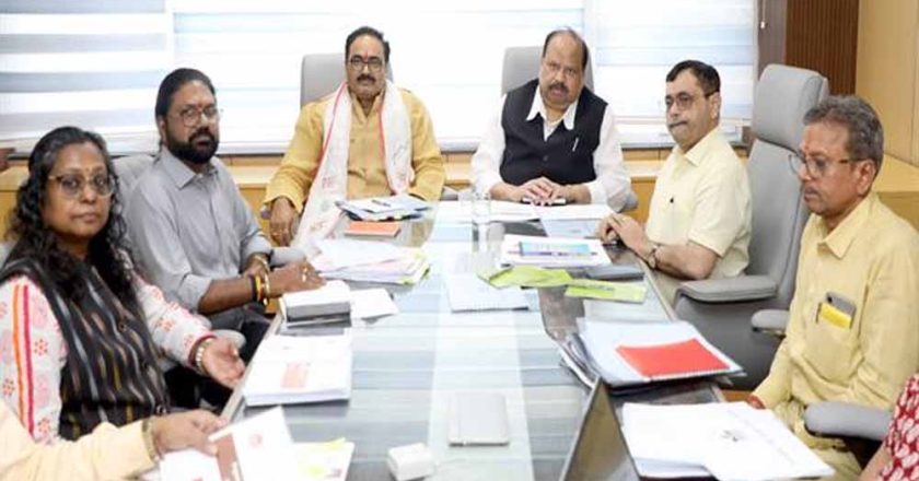 लघु उद्योग निगम के क्रियाकलापों को व्यापक स्वरूप देकर व्यवसाय और मुनाफा बढ़ाएं : मंत्री काश्यप