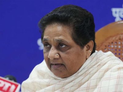 मायावती से मिलने पहुंचे कांग्रेस नेता को नहीं मिली एंट्री, BSP प्रमुख ने गेट से लौटाया