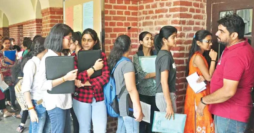 मध्य प्रदेश में शहीद परिवारों को बड़ा सम्मान, हर कोर्स में पत्नी और बच्चों के लिए सीट आरक्षित